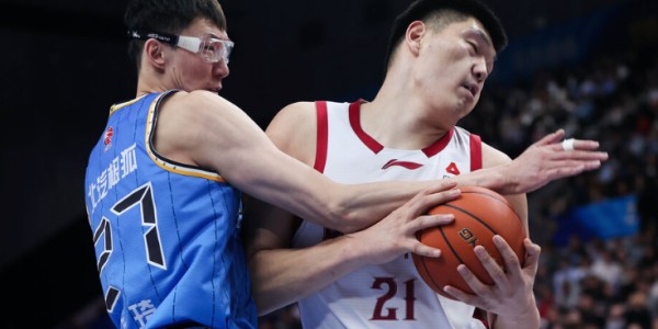 亿万28-生日夜摆烂！周琦拿5分提前离场，把川队所剩不多的油都逼出来了